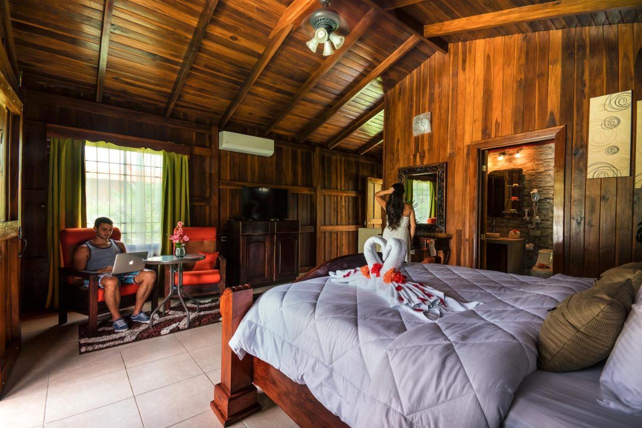 Hotel Rancho Cerro Azul La Fortuna Exterior foto